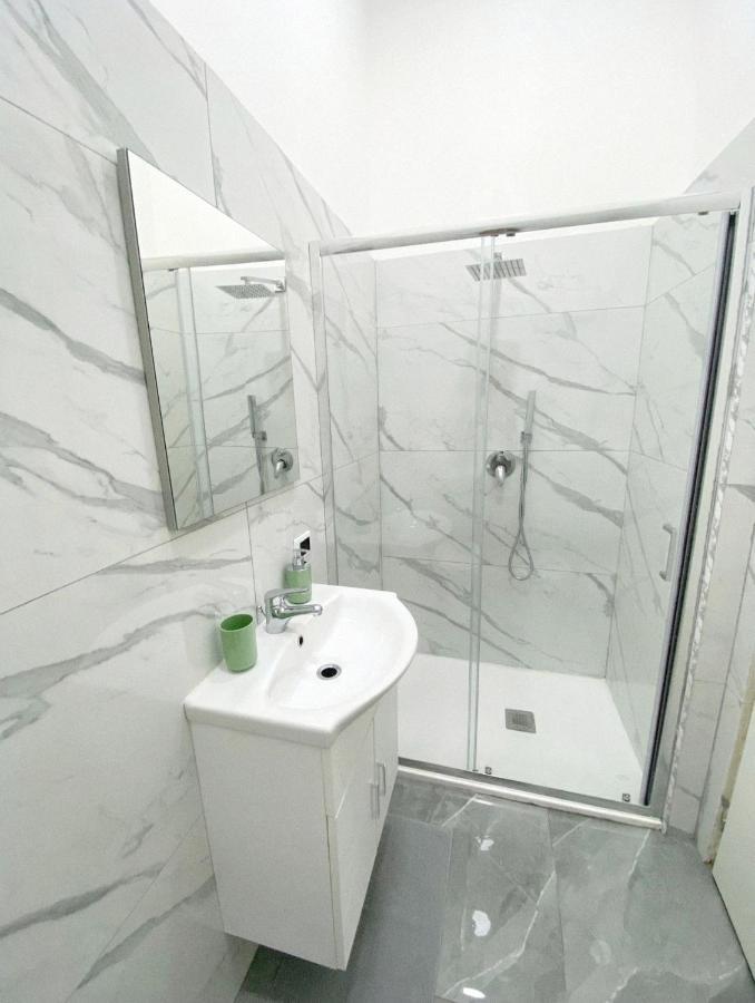 Bed and Breakfast Domus Luigi Leone Neapel Exterior foto