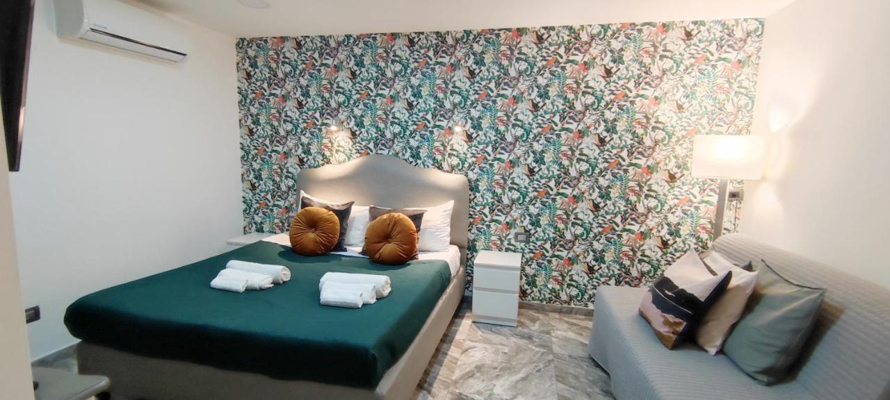 Bed and Breakfast Domus Luigi Leone Neapel Exterior foto