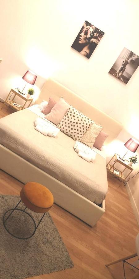 Bed and Breakfast Domus Luigi Leone Neapel Exterior foto